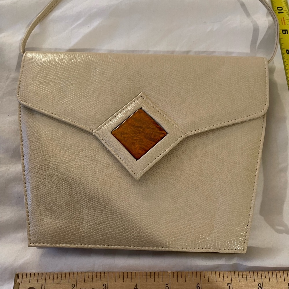 Vintage White Purse with diamond pattern